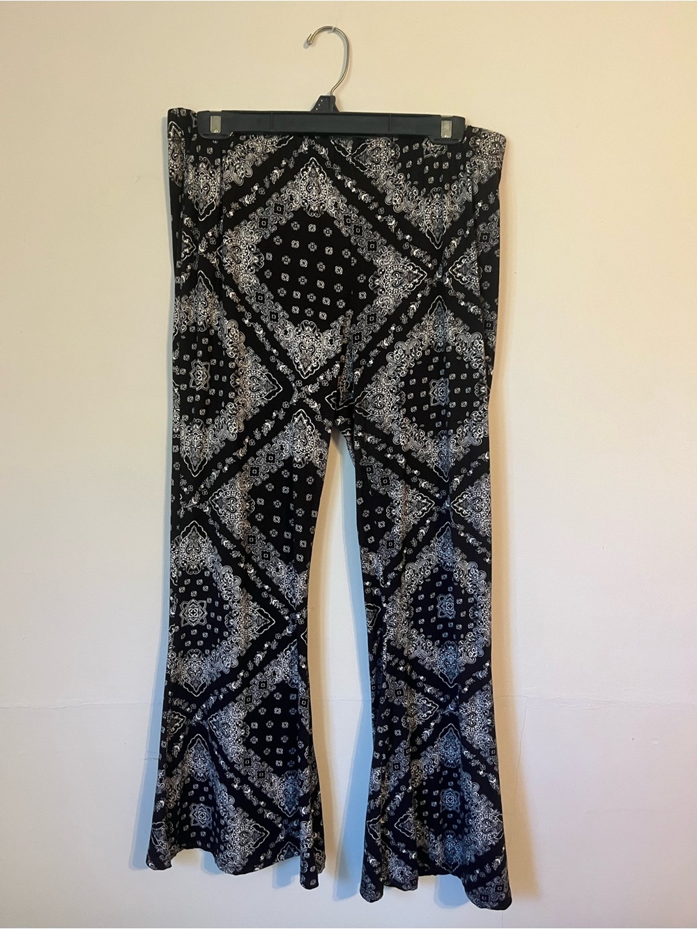 Rue21 Black and White Paisley Flare Leggings